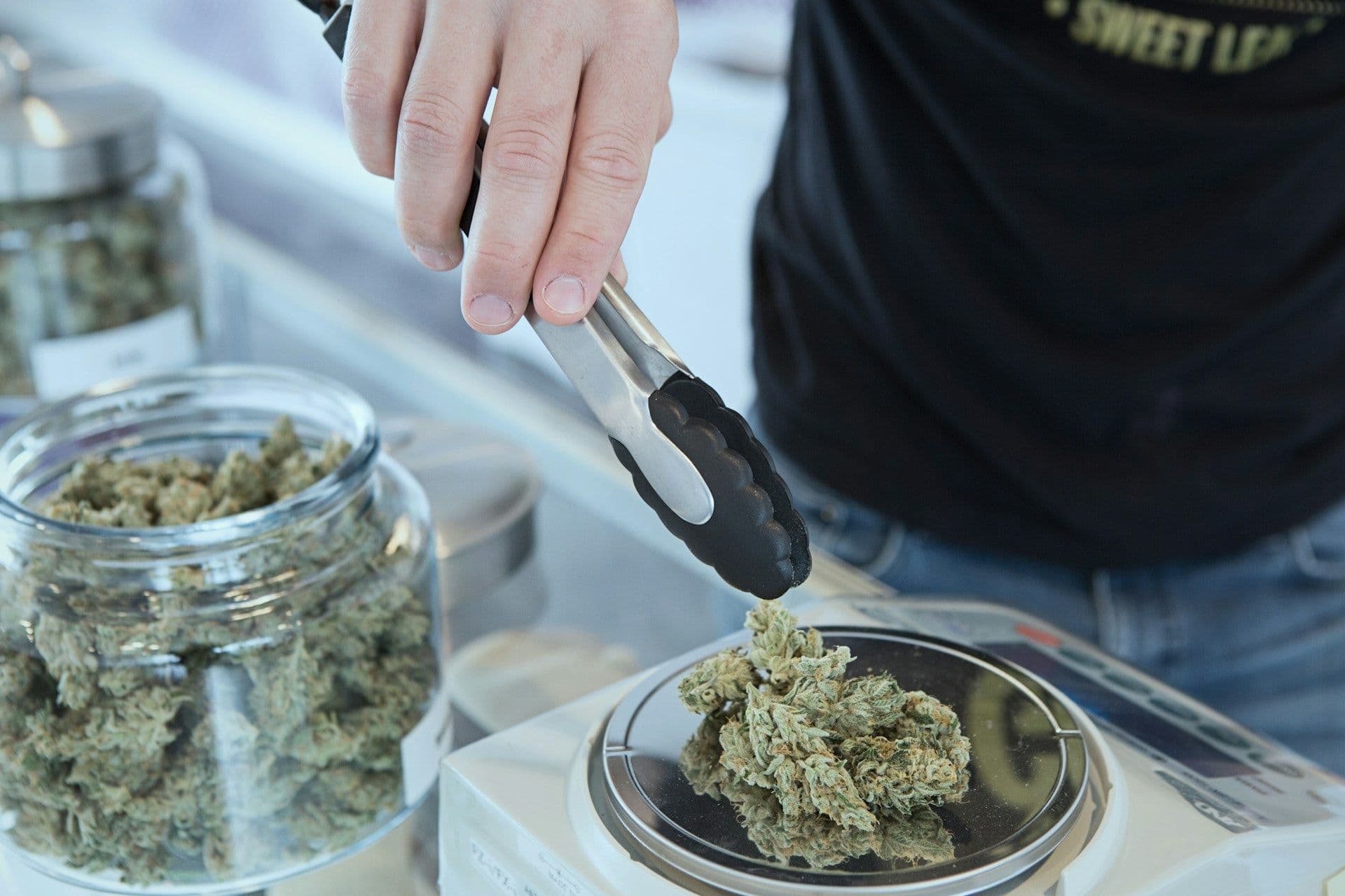 magento-alternatives-cannabis-brands